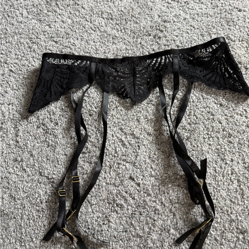 Black Lace Adjustable Garter Belt with Satin Straps